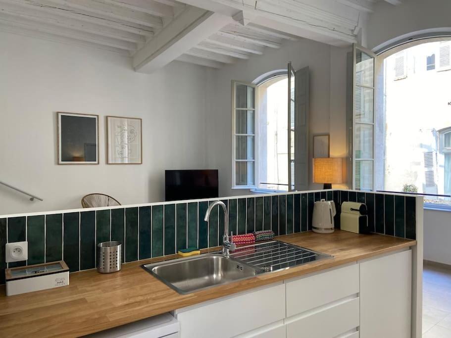 Appartement Avec Ventilateurs Proche Du Palais Des Papes Awinion Zewnętrze zdjęcie